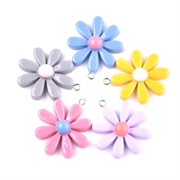 Vedhæng. Marguerit. Resin. Pastel mix. 33 mm. 20 stk.